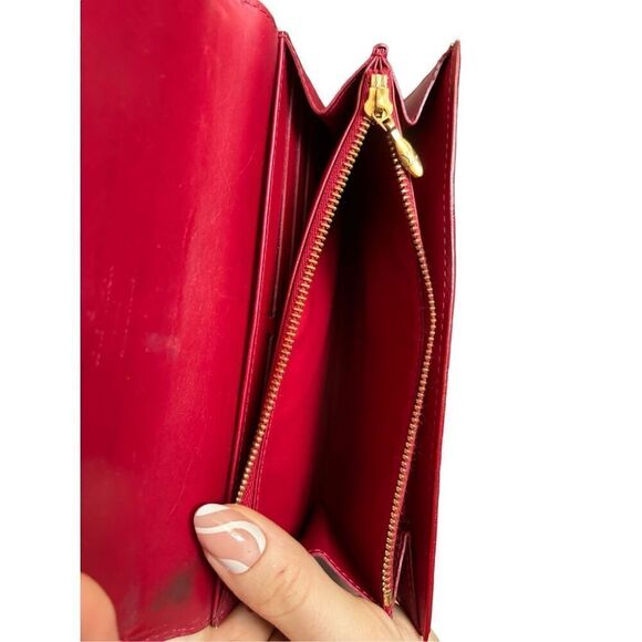 Louis Vuitton Wallet Women’s Red Vernis Complete Set | Louis Vuitton Sarah Auth - Picture 12 of 13